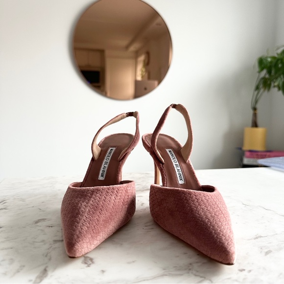 MANOLO BLAHNIK Carolyne Textured Suede Mid-Heel Slingback Pump in Pink (Size 38) - Picture 8 of 13
